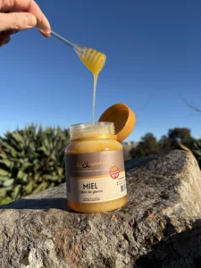 Miel Alfa Apicultura en las Sierras de Tandil. Miel natural, 100% pura.